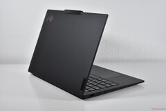 Nu med haptisk Sensel-pekplatta: Lenovo ThinkPad X1 Carbon Gen 13 får anpassningsalternativ (bildkälla: Benjamin Herzig/Notebookcheck)