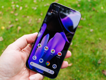 Google Pixel 9 Pro XL på utsidan