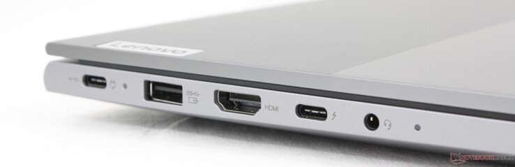 Vänster: USB-C 3.2 gen. 2 m/ DisplayPort + Power Delivery, USB-A 3.2 Gen. 1, HDMI 2.1, USB-C Thunderbolt 4 m/ DisplayPort + Power Delivery, 3,5 mm headset