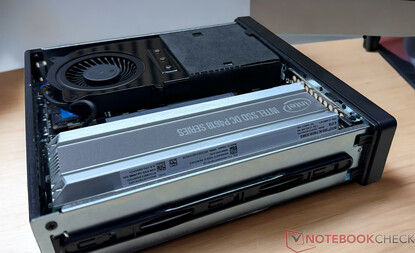 Minisforum MS-01 och Intel SSD DC P4618 PCIe 3.1 x8 (applikationsexempel)