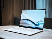 Asus Zenbook S 16 laptop recension - Den första Copilot+ laptop med AMD Zen 5 i ett 1,3 cm tjockt fodral