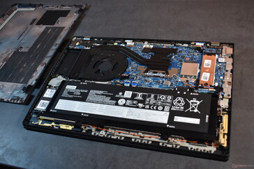 Lenovo ThinkPad T16 Gen 2: utsikt över insidan