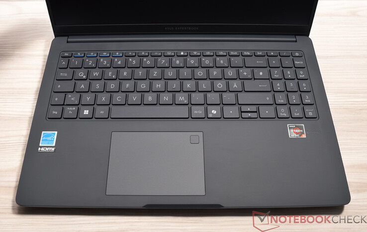 Asus ExpertBook B1:s inmatningsenheter