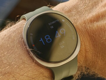Galaxy Watch9 i direkt solljus