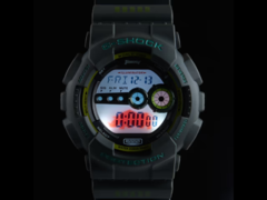 Casio G-Shock x Suzuki GD-100 collab-klockan har en anpassad bakgrundsbelysning med Jimny rhino-emblemet. (Bildkälla: Autorimessa)