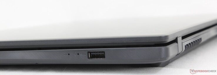 Höger: USB-A 3.2 Gen. 1 (5 Gbps)