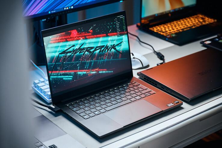 Razer Blade 14 kör Cyberpunk 2077.