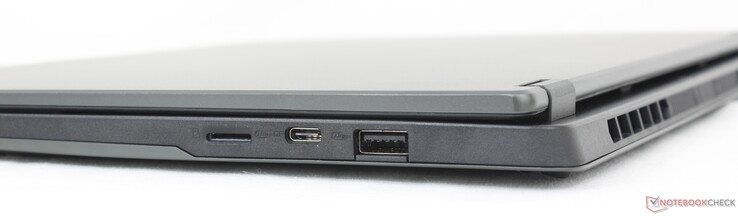 Höger sida: USB-C 3.2 Gen. 2 (10 Gbps) med DisplayPort, USB-A 3.2 Gen. 2