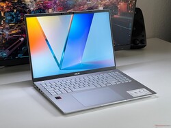 Vivobook S16 är en bra prisvärd bärbar dator för kontoret