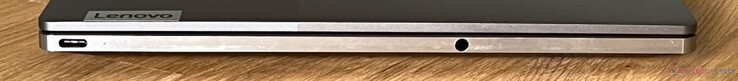 Vänster: USB-C 4.0 med Thunderbolt 4 (40 Gbit/s, DisplayPort ALT-läge 1.4, Power Delivery 3.0), 3,5 mm ljud
