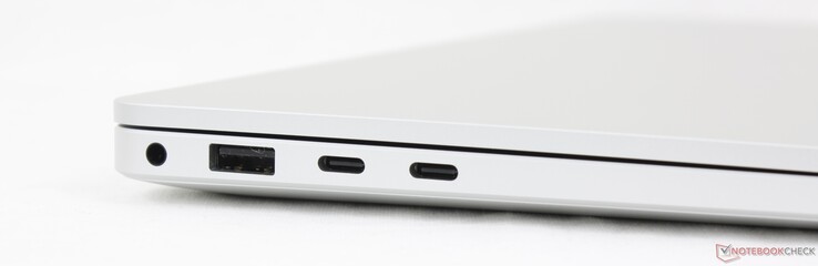 Vänster: 3,5 mm ljud, USB-A 3.2 Gen.1 (5 Gbit/s), 2x USB-C 4.0 (40 Gbit/s, DisplayPort ALT-läge, Power Delivery)