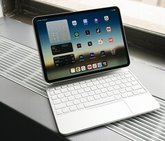 Apple&#039;s vikbara surfplatta kan bli nästan lika stor som två iPad Pro sida vid sida. På bilden - iPad Pro M4 (Bildkälla: ZDNet)