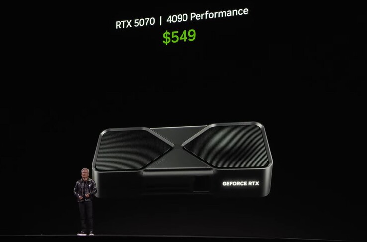 Jensen Huang avslöjar RTX 5070 med RTX 4090-prestanda. (Bildkälla: Nvidia)