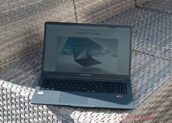 Asus ExpertBook B1 utomhus