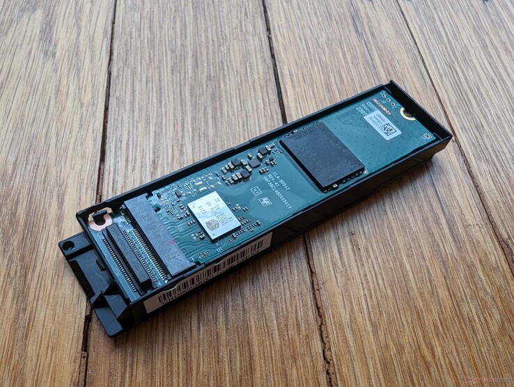M.2 2280 SSD kan enkelt bytas ut med bara en skruvmejsel