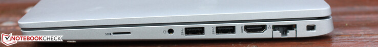 microSD, kombinerad ljudport, 2x USB-A 3.0, HDMI, RJ45, Dell Secure Lock