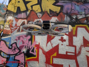 Pixel 7 Pro: DJI Flip framför Mauerpark Graffiti Wall