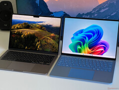 MacBook Air 13 M3 (vänster) vs. Surface Laptop 13 (höger)