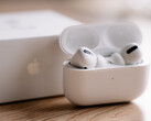 iOS 19 förväntas ge stöd för liveöversättning till AirPods Pro. (Bildkälla: David Levêque - Unsplash)