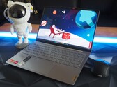 Lenovo Yoga Slim 6 14 recension av bärbar dator: Premiär för Radeon 740M