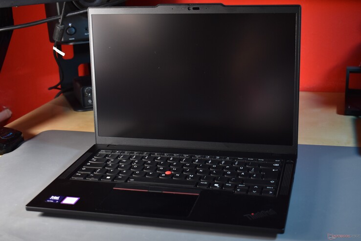 Lenovo ThinkPad T14 Gen 5: Tillbaka i svart